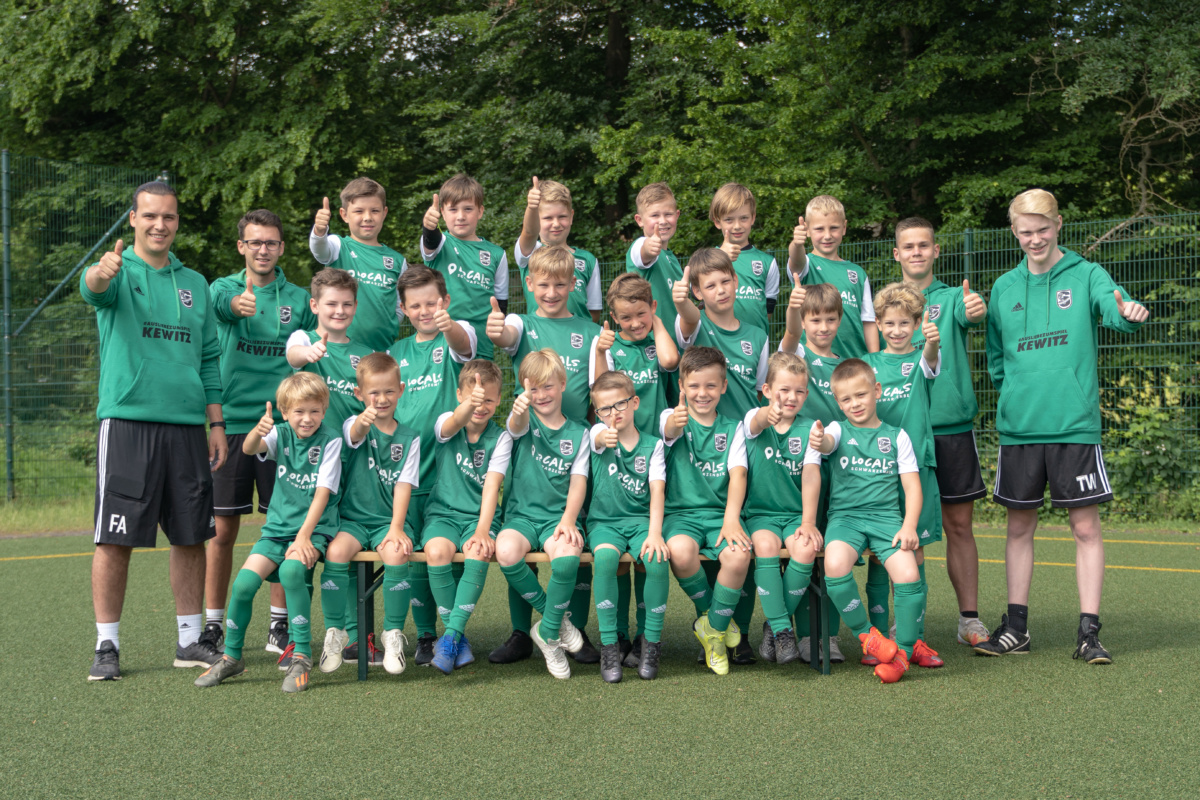 Locals unterstützen die SCSFußballschule • Locals Schwarzenbek